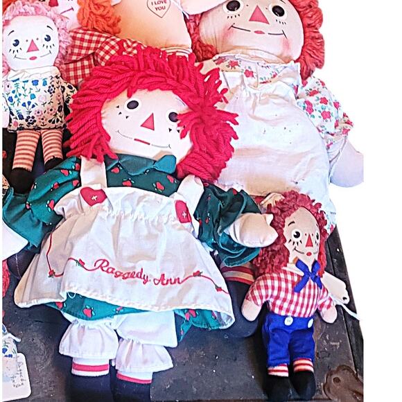 14 Vintage Raggedy Ann & Andy Dolls Plus 2 Books About Them Box Lot - Picture 13 of 15